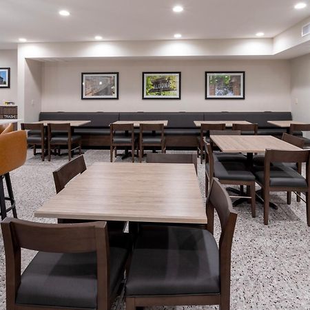 Grandstay Hotel & Suites Johnston-Des Moines, Ia Экстерьер фото